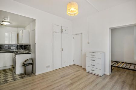 Studio to rent - Photo 3