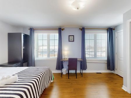 For Lease - 257 Cherokee Boulevard, Toronto, Ontario - Photo 2