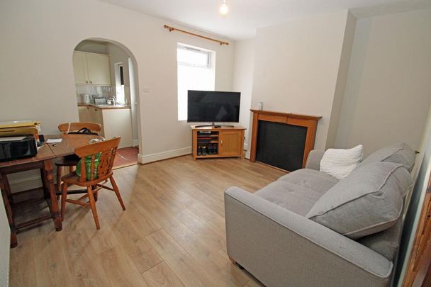 2 bedroom terraced house to rent - Photo 1