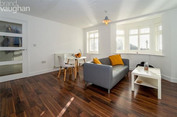 2 bedroom maisonette to rent - Photo 1