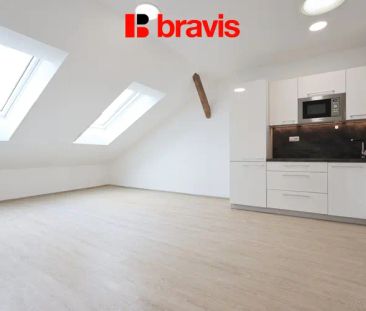 Pronájem bytu 2+kk, Brno - střed, ulice Koliště, podkrovní byt, kli... - Photo 2