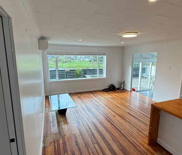 Charming 4BR Family Home in Otaihanga - Photo 1