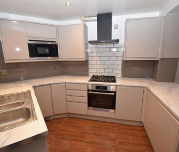 3 bedroom maisonette to rent - Photo 4