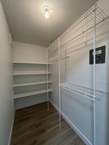 2 Bedroom - Photo 5