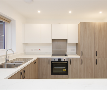 4 bedroom detached house to rent - Photo 4