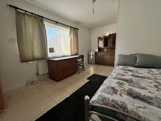 Old Oak Common Lane, East Acton, London, W3 7DW - Photo 1