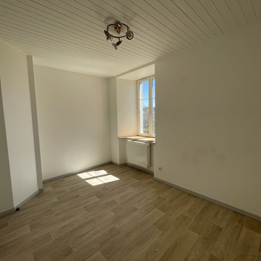 Location Appartement 3 pièces 57m² CHARQUEMONT 25140 - Photo 1