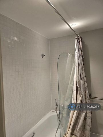 3 bedroom flat to rent - Photo 2