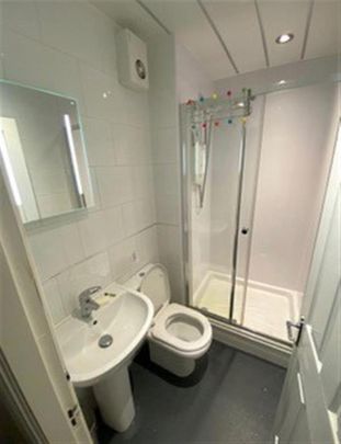 6 Bedroom Terraced To Let - Photo 1