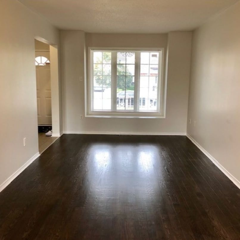 Three bedroom home Barrie Ontario - Photo 1