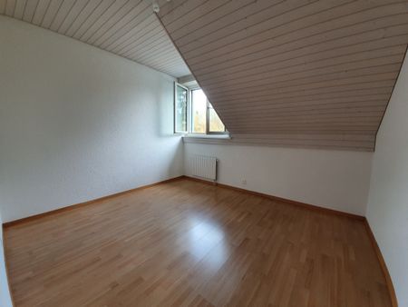 Gemütliche 4.5 Zimmerwohnung an ruhiger Dorflage - Foto 4