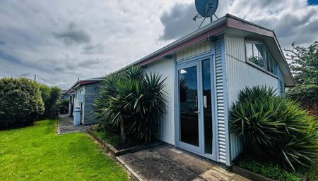 Modern comfort in Springvale - Photo 3