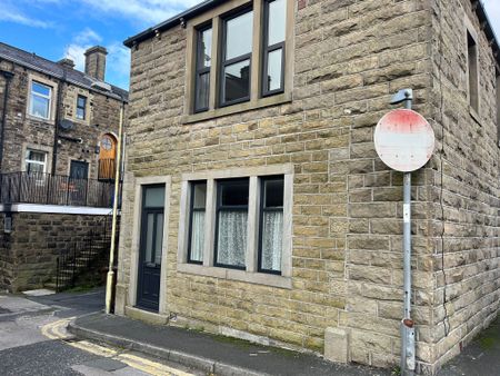 2 Bedroom Apartment on Brook Street, Barnoldswick - Photo 5