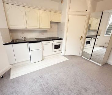 Studio Flat, Bath Street, Brighton - Photo 1