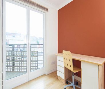 2 bedroom flat to rent - Photo 4