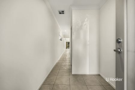 33 Postema Drive, Point Cook VIC, Belconnen - Photo 4