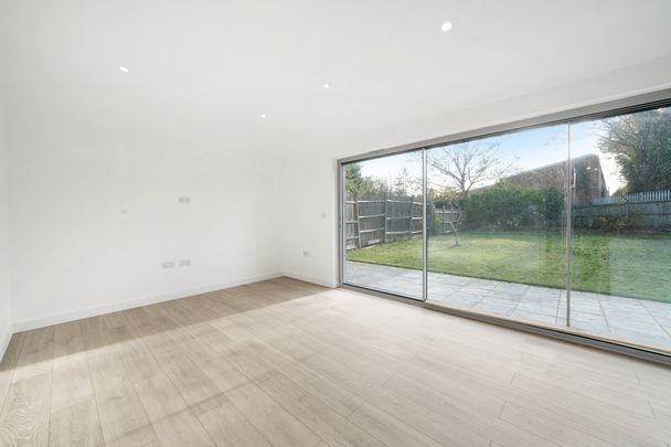 Eshan drive, Kent, London - Photo 1