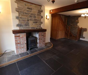 3 bedroom semi-detached house to rent - Photo 2