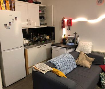 6 bedroom flat to rent - Photo 1