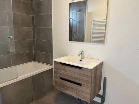 Location Appartement 2 pièces 50m² ANNECY 74000 - Photo 3
