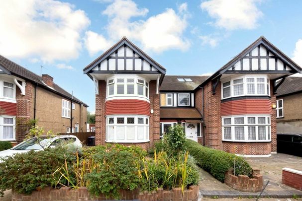 Trevelyan Gardens, NW10, London - Photo 1