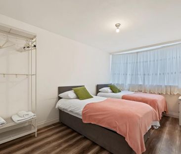2 bedroom flat to rent - Photo 5