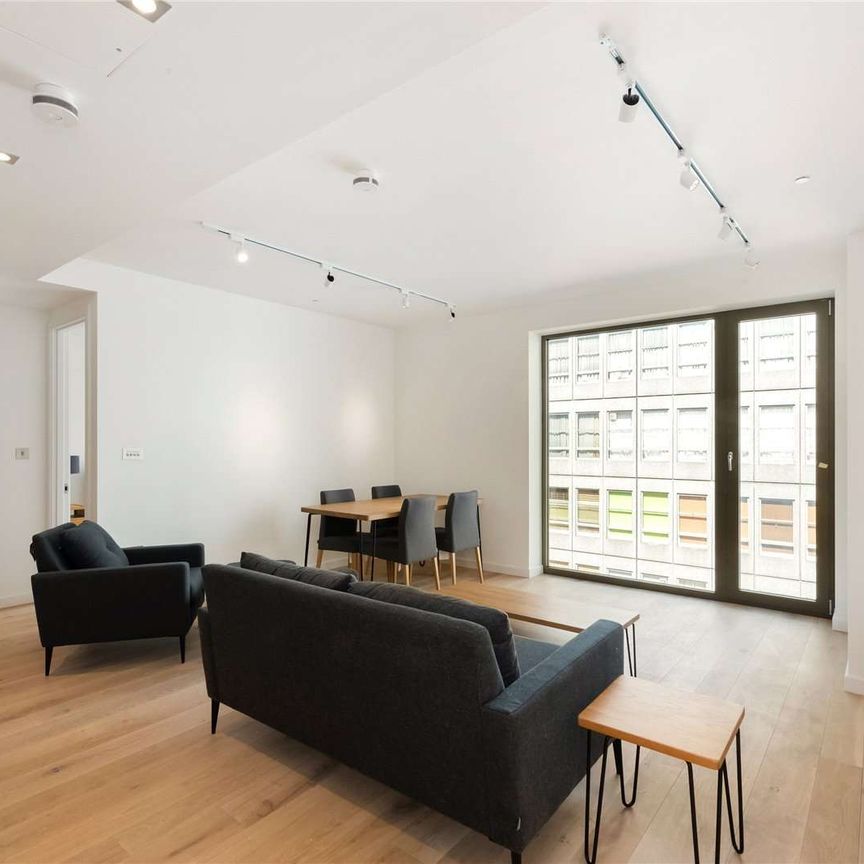 Beautiful 2 bedroom, 3rd floor apartment in a stylish boutique development (with concierge) in the heart of Westminster, just 0.2 miles to St. James Park station. - Photo 1