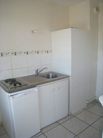 Location Appartement 2 pièces 36m² ORLEANS 45000 - Photo 3