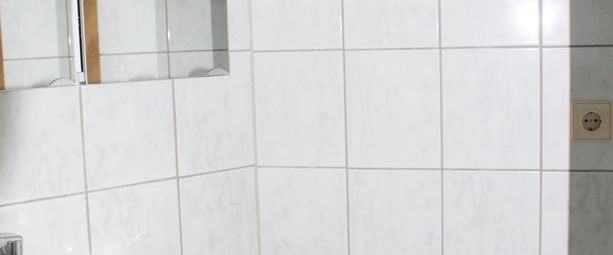 Schöne 2-Raum Wohnung in gepflegtem Mehrfamilienhaus - Foto 1