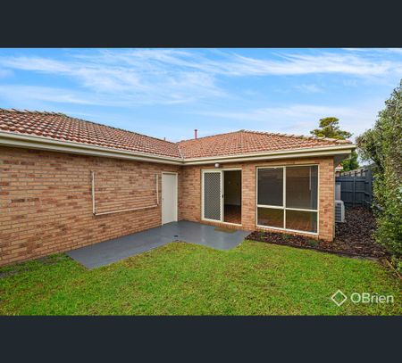 2/2a Oakfield Court, Frankston South, Vic 3199 - Photo 2