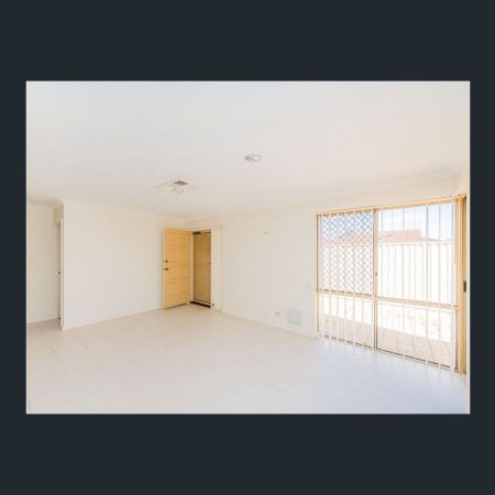 Spacious Villa in Prime Location - Photo 3