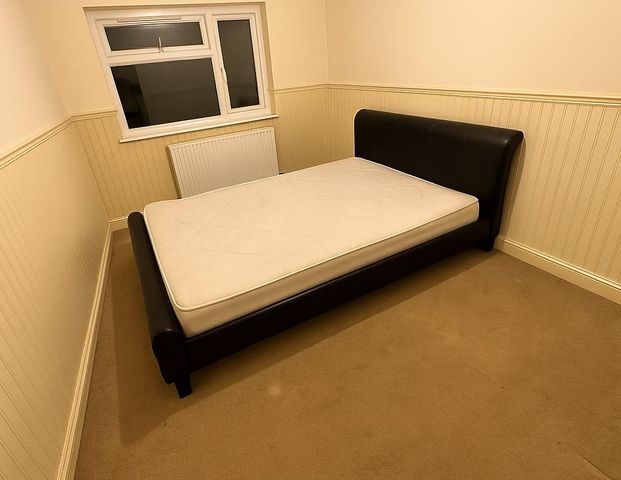 1 bedroom in a house share to rent - Photo 1