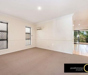 Large Townhouse Backs Onto Parkland - Photo 6