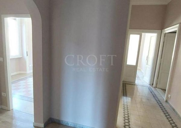 Trieste-Villa Ada: Newly renovated, spacious 2 bedrooms, 1 bath, large bright living room with new kitchen. Silent, sunny, air conditioning, panoramic common terrace. Ref 2292