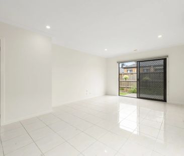 Stylish, Spacious and Low-Maintenance Family Home - Photo 5