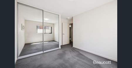 Inner city living in resort like secure building - Photo 5