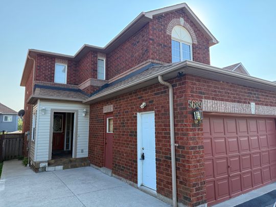 For Lease - 5689 Sidmouth Street Unit# Lower, Mississauga, Ontario - Photo 1