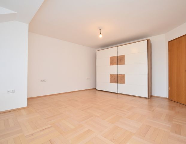 Wohnen im Herzen von Friesoythe - Dachgeschosswohnung mit Einbauküche und Balkon - Photo 1