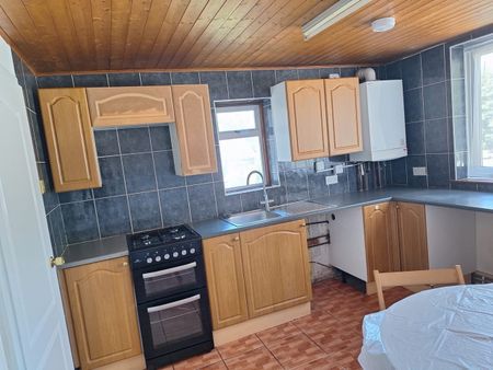 2 Bed Maisonette, Falconers Road, LU2 - Photo 5