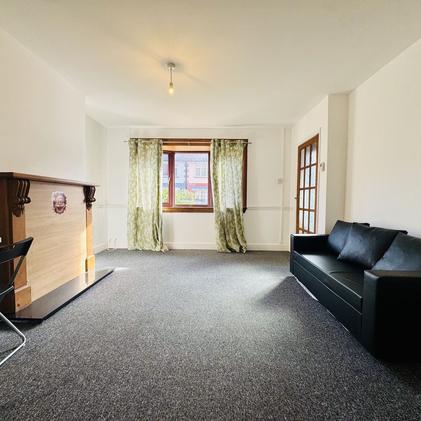 Kings Avenue, Rushden, Higham Ferrers - Photo 1