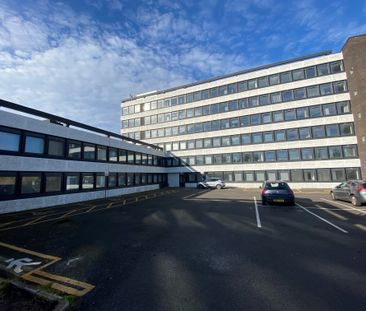 Green Lane, Leeds, Yeadon - Photo 1