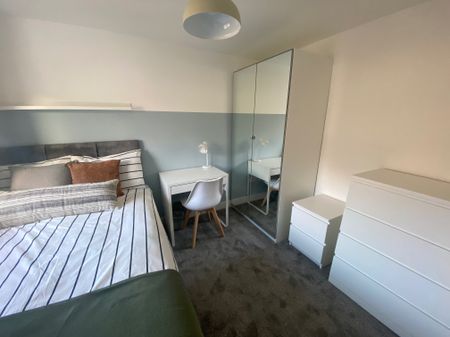 Applegarth Avenue - Photo 2