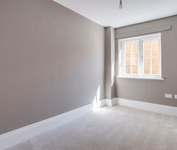 Marlow Road Lane End HP14 3JW - Photo 3