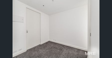 Modern living in prime location - Photo 4