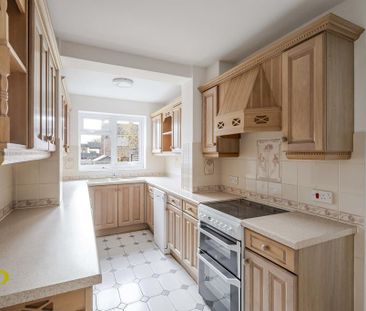 4 bedroom semi-detached house to rent - Photo 4