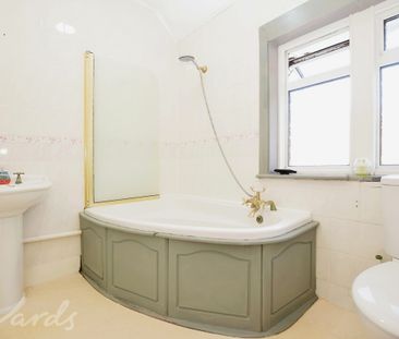 3 bedroom terraced house to rent - Photo 5