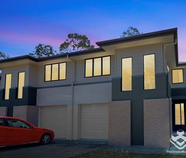 Three bedroom 2 level townhouse - Photo 5