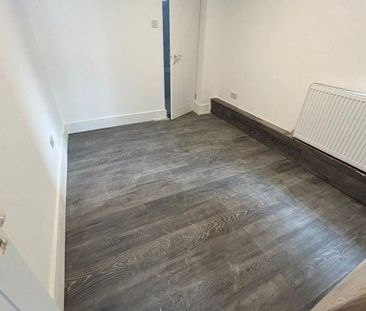 1 Bed Flat, Ley Street, IG2 - Photo 4