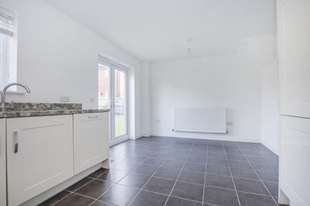 3 bedroom detached house to rent - Photo 3