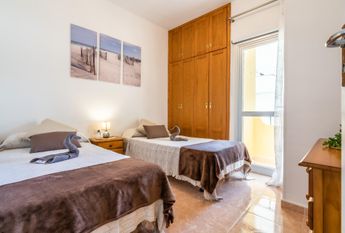 ALQUILER TEMPORAL EN LOS CRISTIANOS. DISPONIBLE ÚNICAMENTE LOS MESES DE MARZO A SEPTIEMBRE – 0067-03995